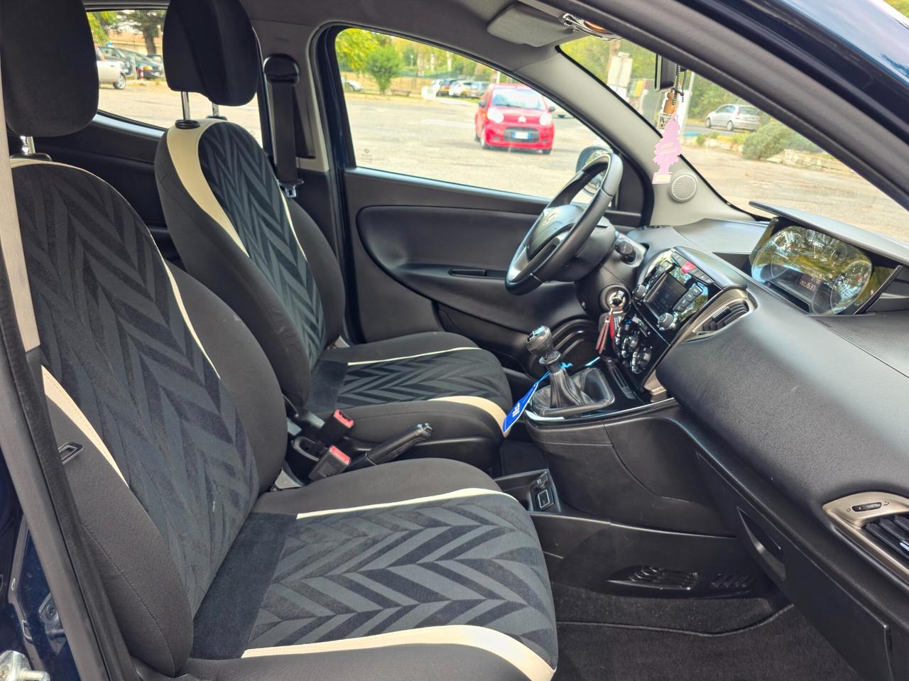 Lancia Ypsilon 1.2 69 CV 5 porte GPL Ecochic Platinum 2018-E6 NEO