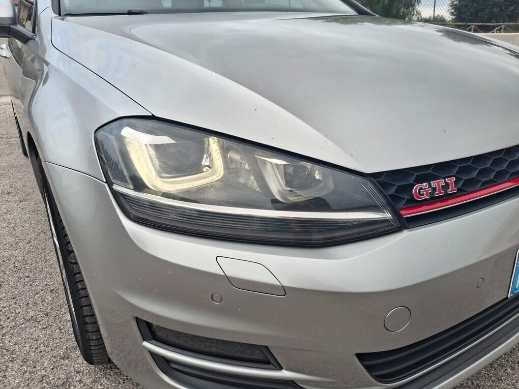 Volkswagen Golf SW 1.6 TDI DSG Allestimento GTI