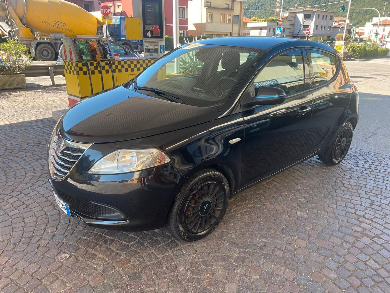 Lancia Ypsilon 1.2 69 CV 5 porte Elefantino