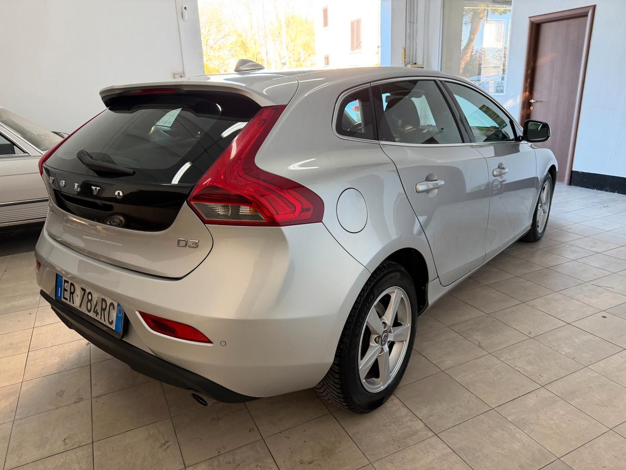 Volvo V40 D2 1.6 Momentum CAMBIO AUTOMATICO