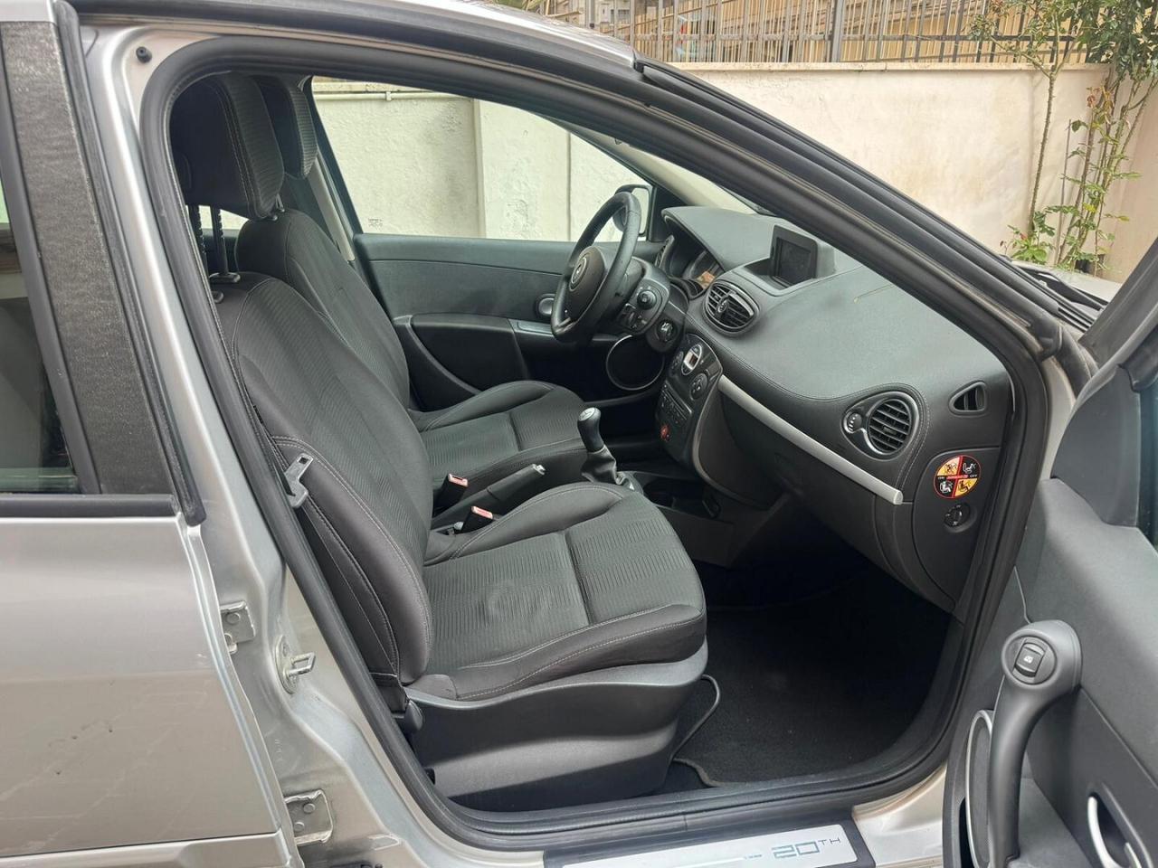 RENAULT Clio 1.2 16V TCE 100CV 5 porte Luxe GPL