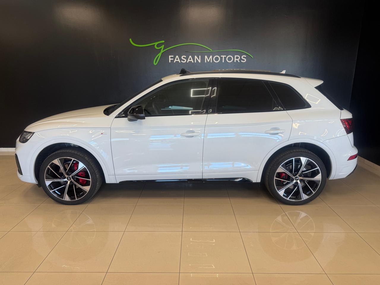 Audi Q5 40 2.0 tdi mhev 12V Identity Black quattro s-tronic