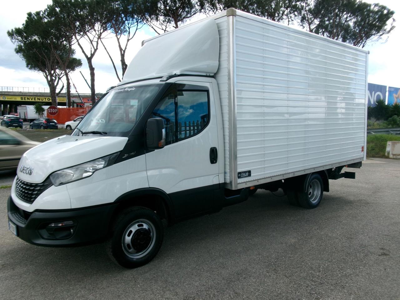 Iveco Daily 35C14 2.3 140CV E6D BOX+PEDANA CARICATRICE 8Q