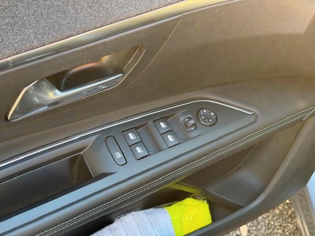 Peugeot 3008 Hybrid4 300 e-EAT8 Allure Pack