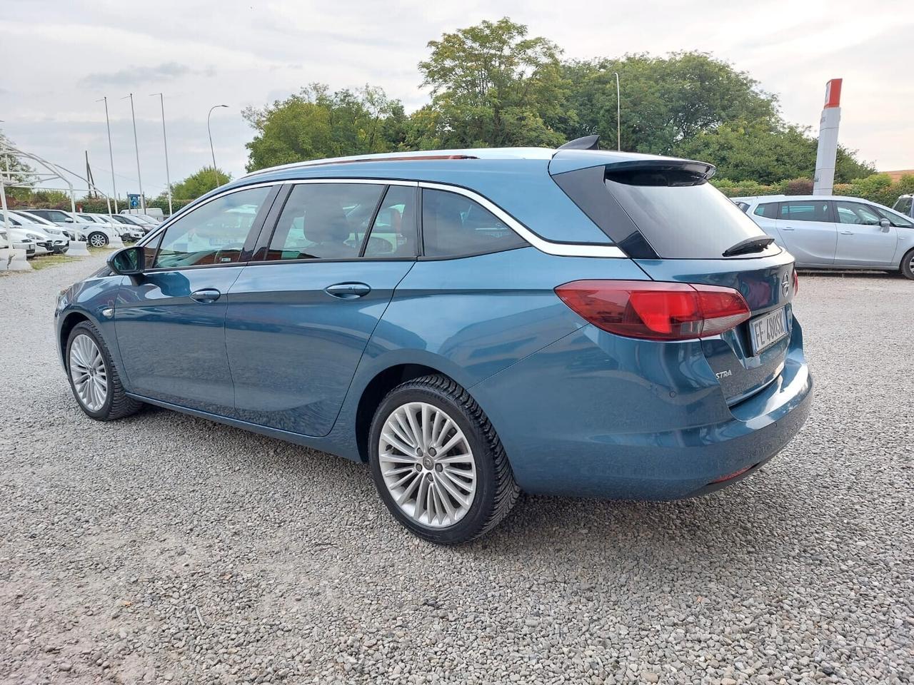Opel Astra 1.6 CDTI Sports Tourer Cosmo