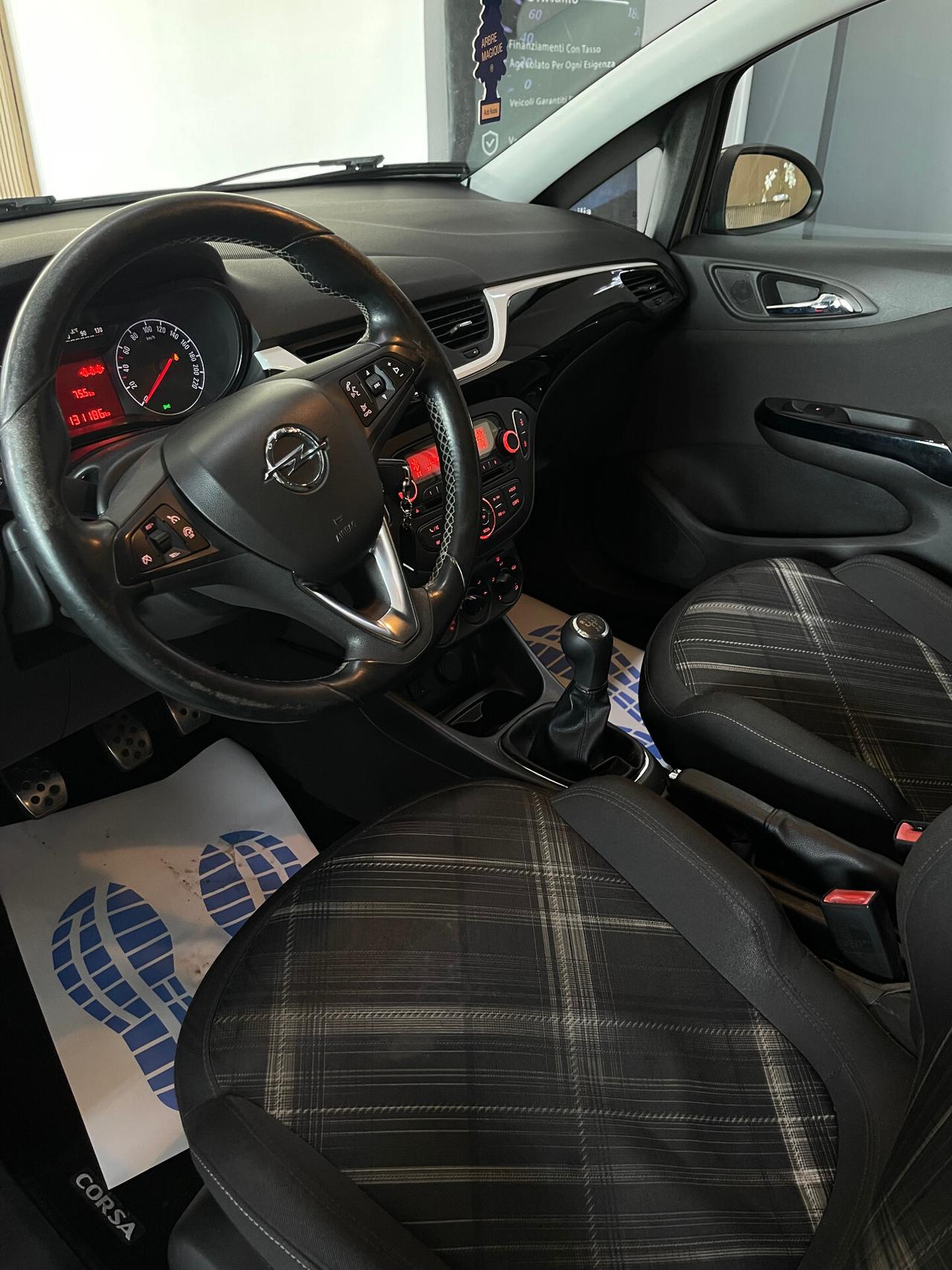 Opel Corsa 1.2 70 CV GPL 5p. b-Color