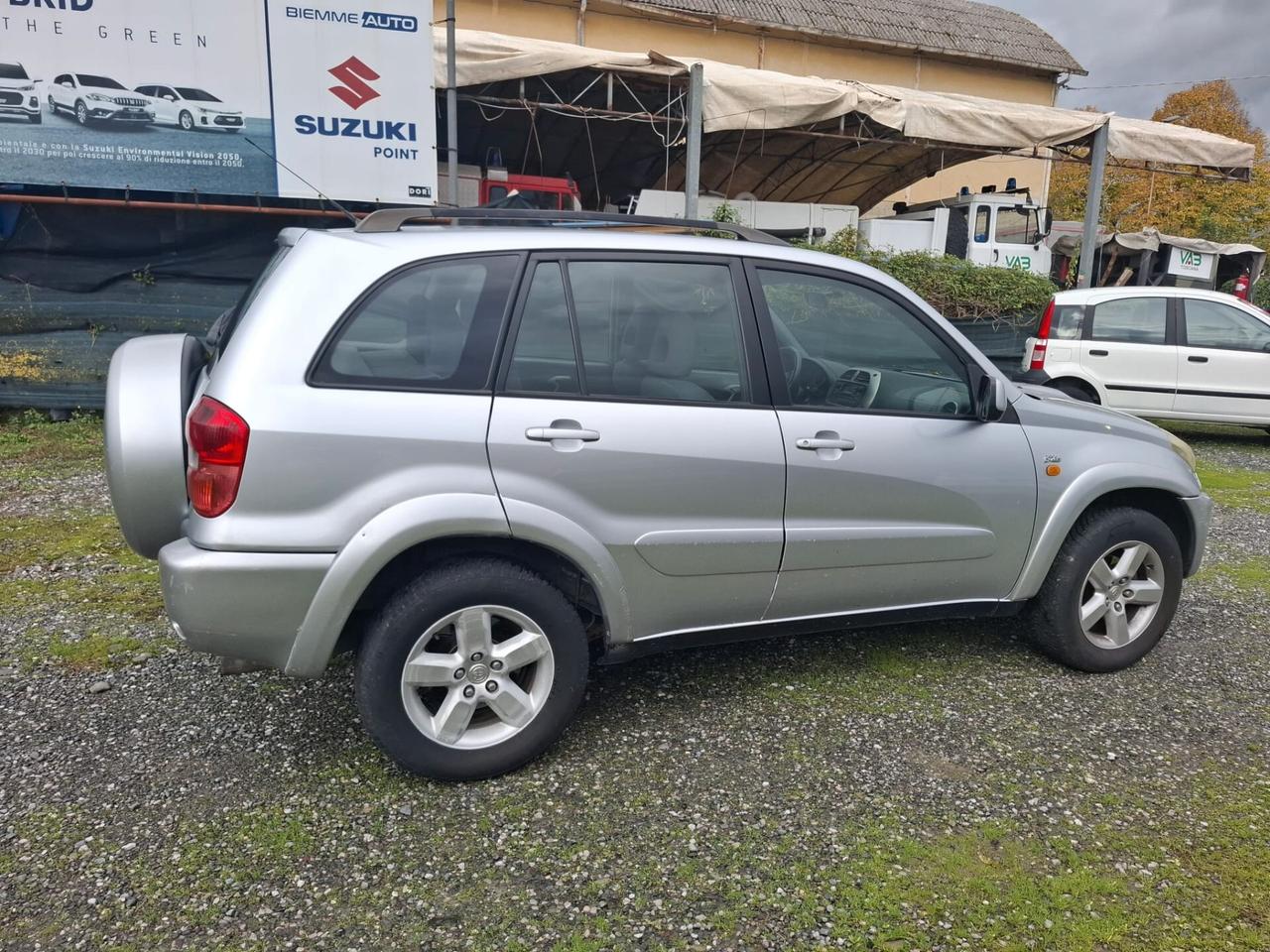 Toyota RAV4 2.0 - 5 porte con GANCIO TRAINO