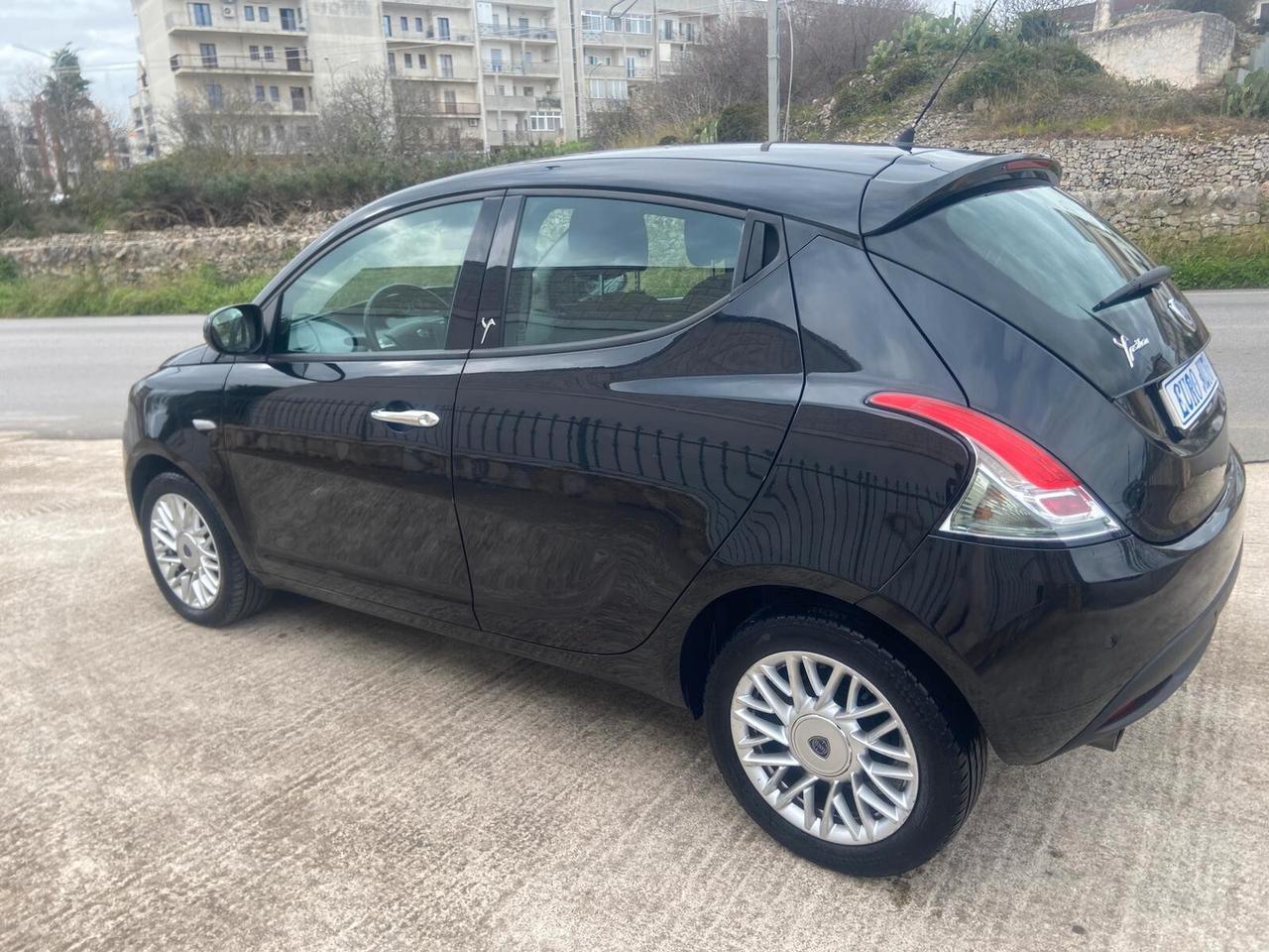 Lancia Ypsilon 1.2 69 CV 5 porte Platinum