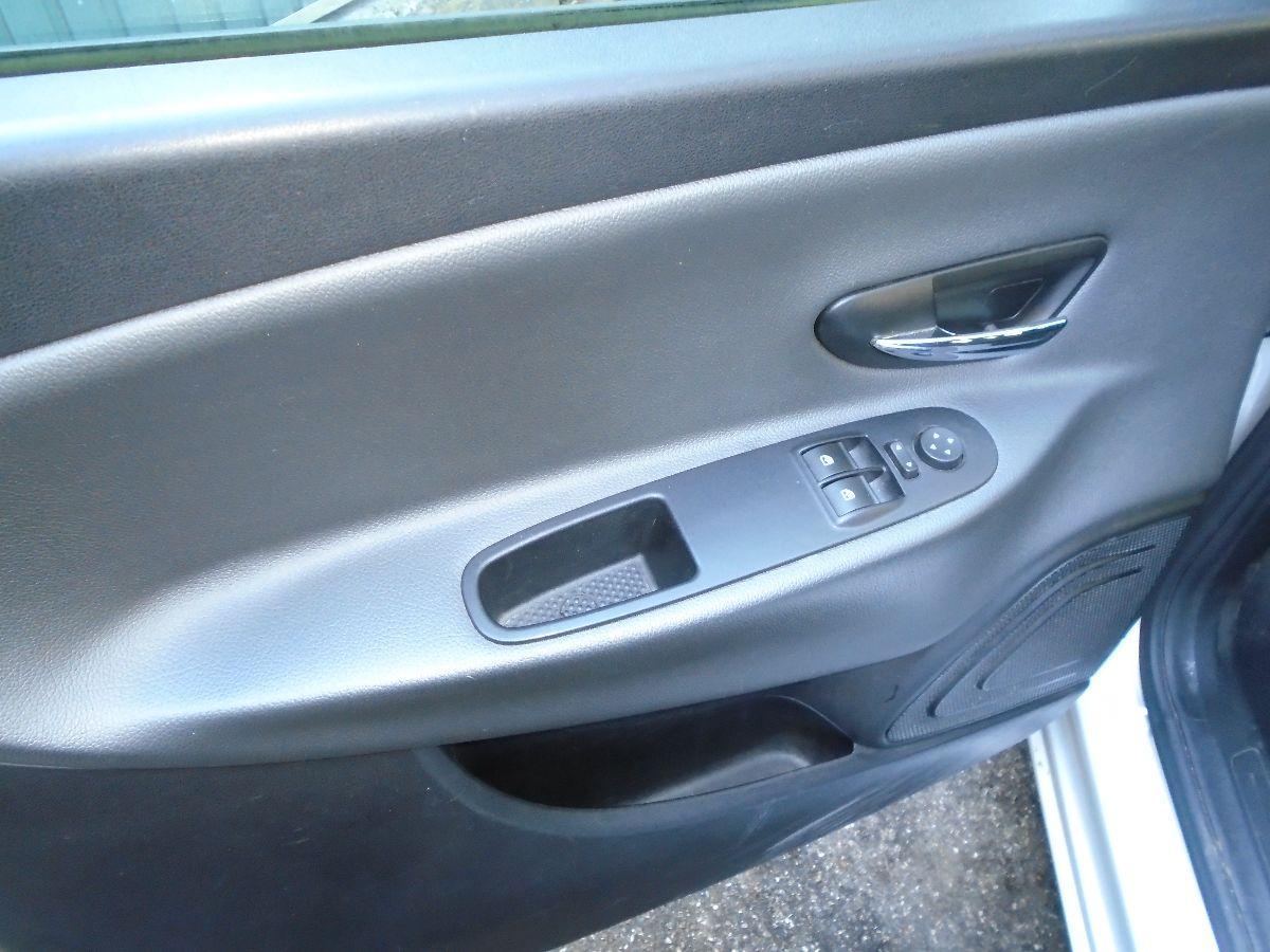 Ypsilon '12 OK NEOP. DISTRIB FATTA A 99.000 KM