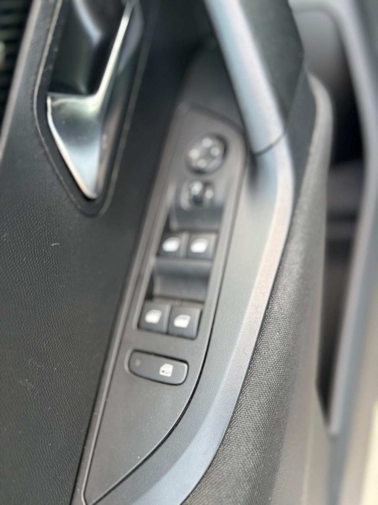 Peugeot 2008 PureTech 100 S&S Allure