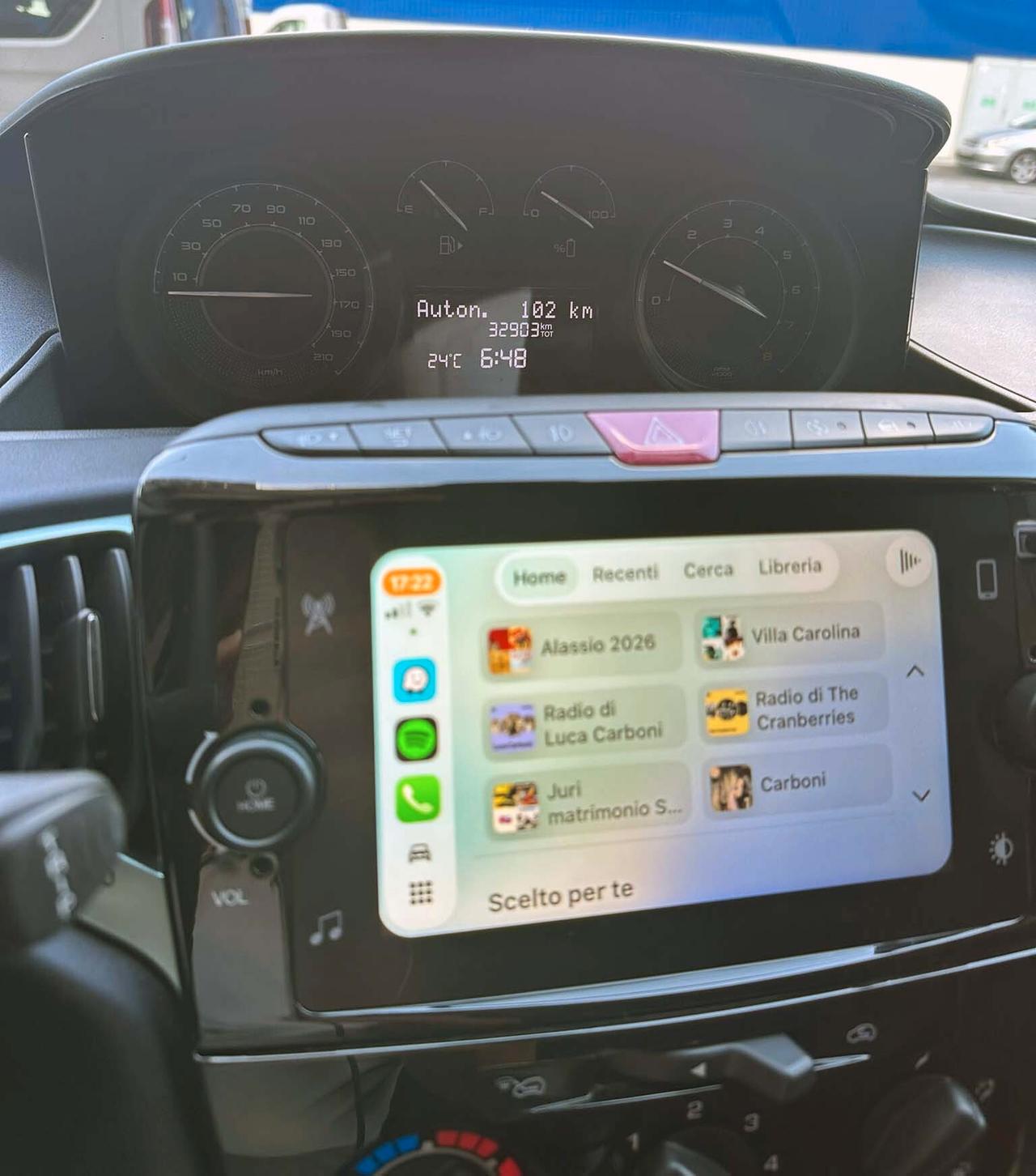 Lancia Ypsilon 1.0 FireFly 5 porte S&S Hybrid Gold Plus Telecamera Cerchi in lega Car Play
