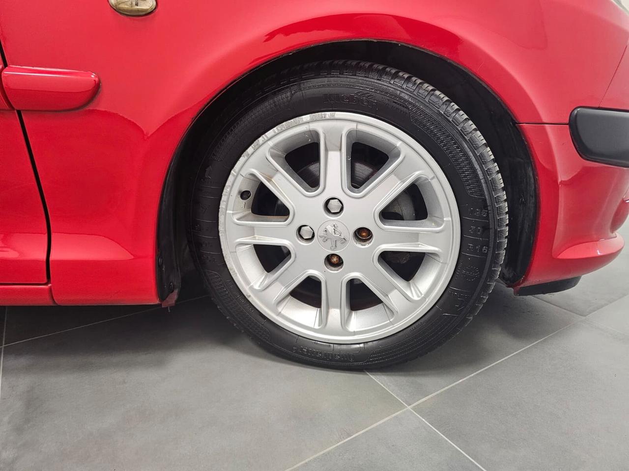 Peugeot 1007 1.4 Trendy - NeoPatentati