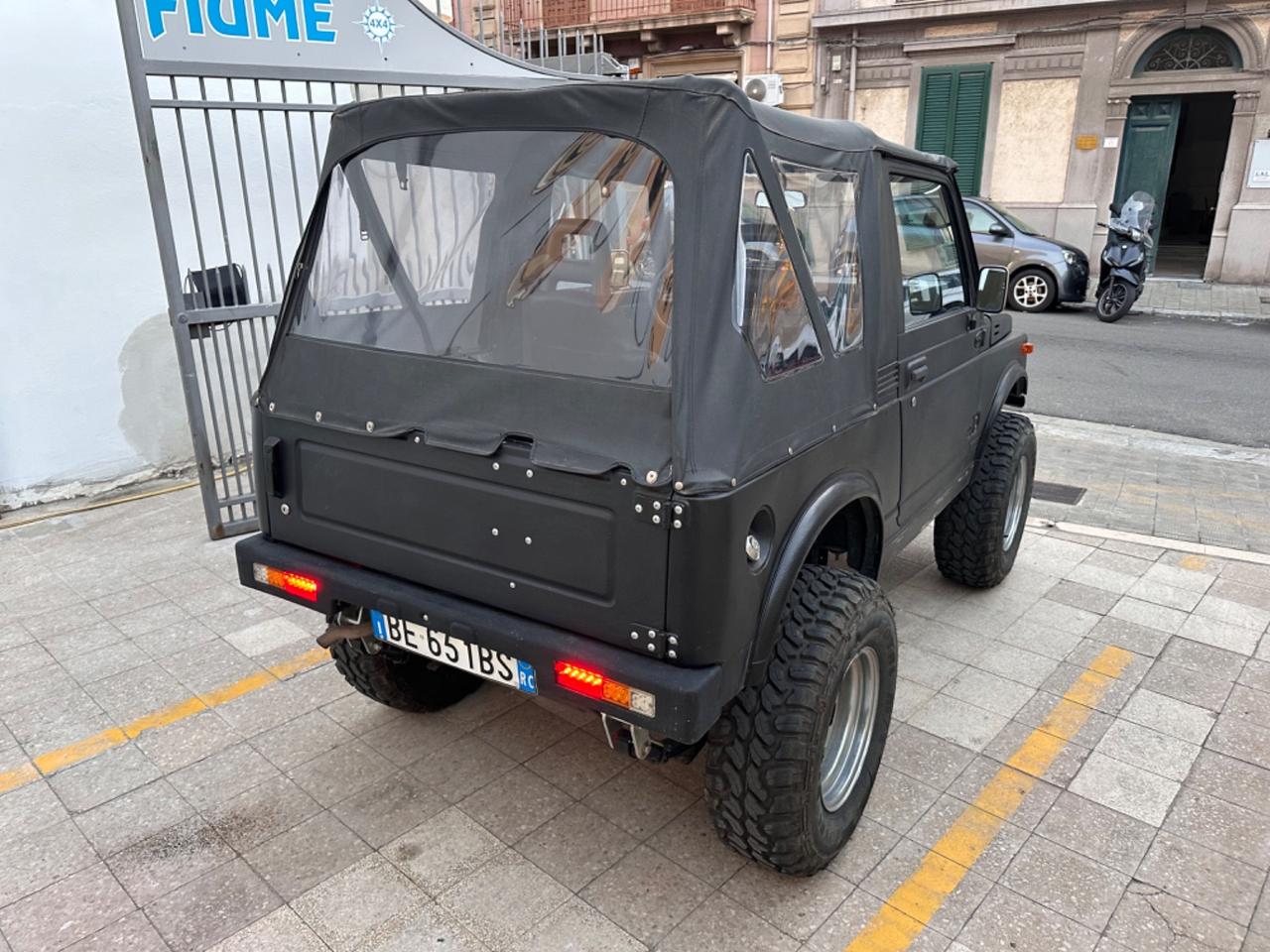 Suzuki SJ Samurai SJ410 Berlina Sport