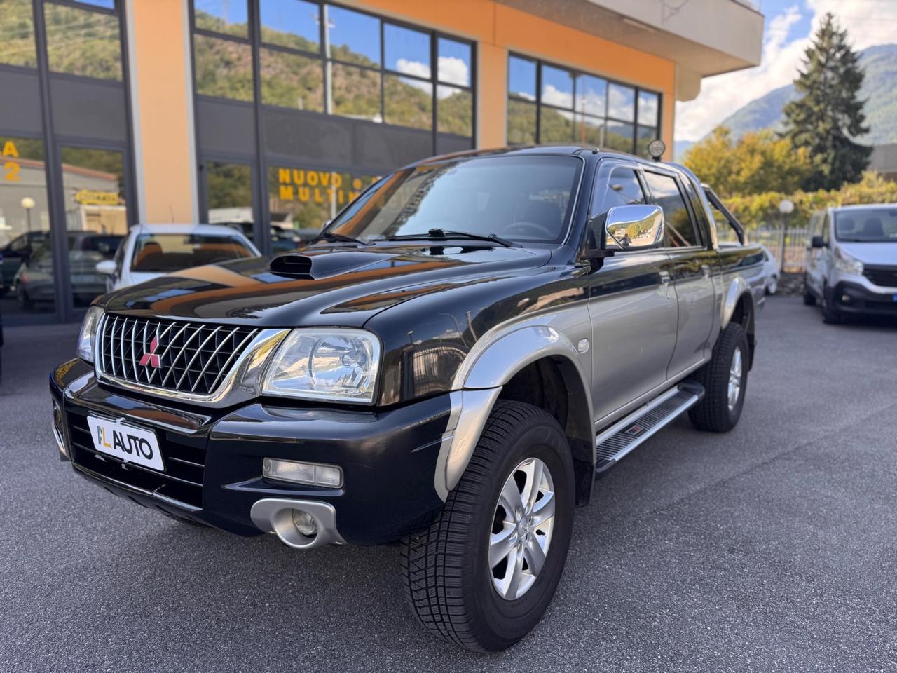 Mitsubishi L200 2.5 TD cat 4WD Club Cab Intense