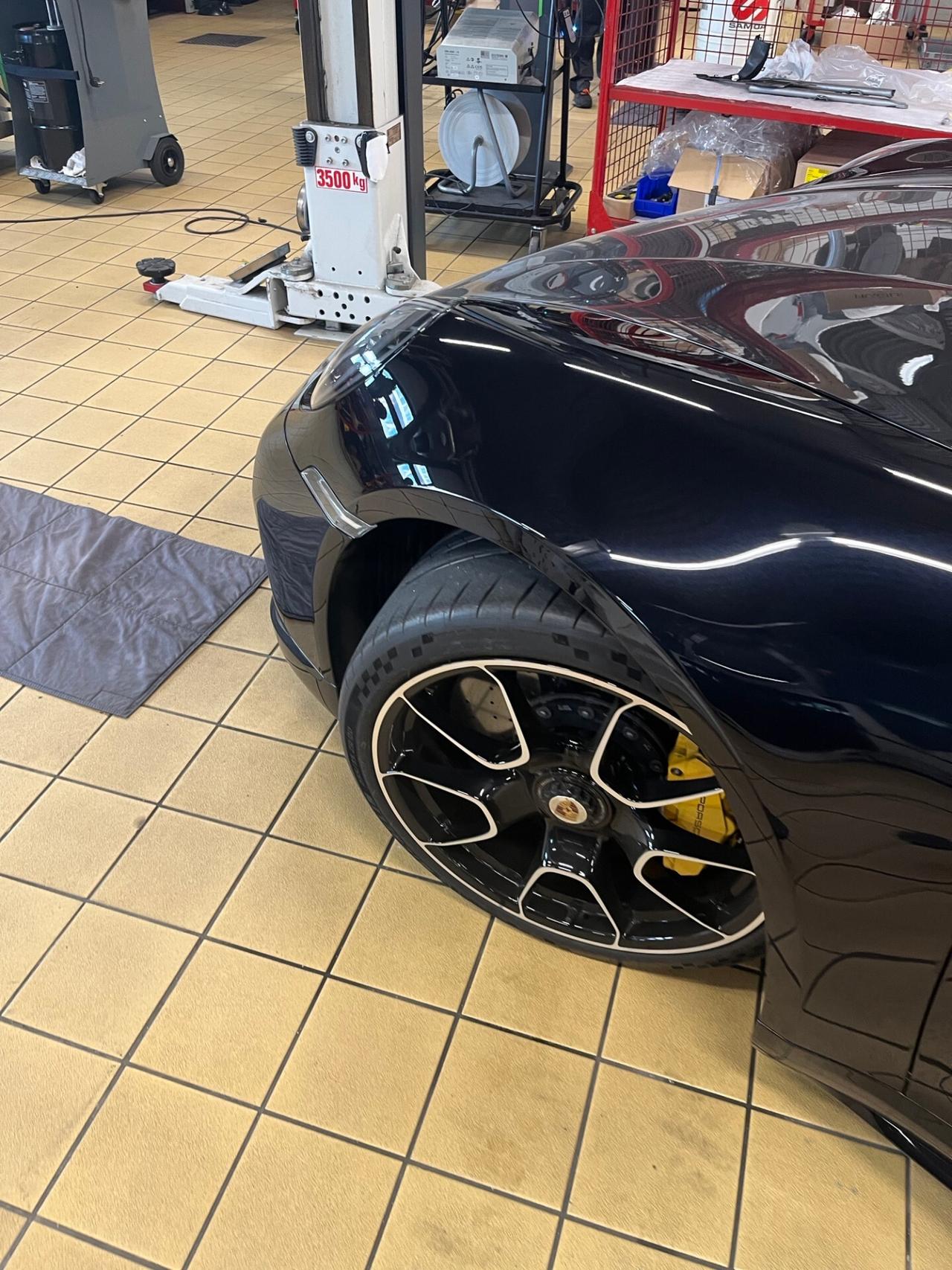 Porsche 911 992 turbo s 650 cavalli