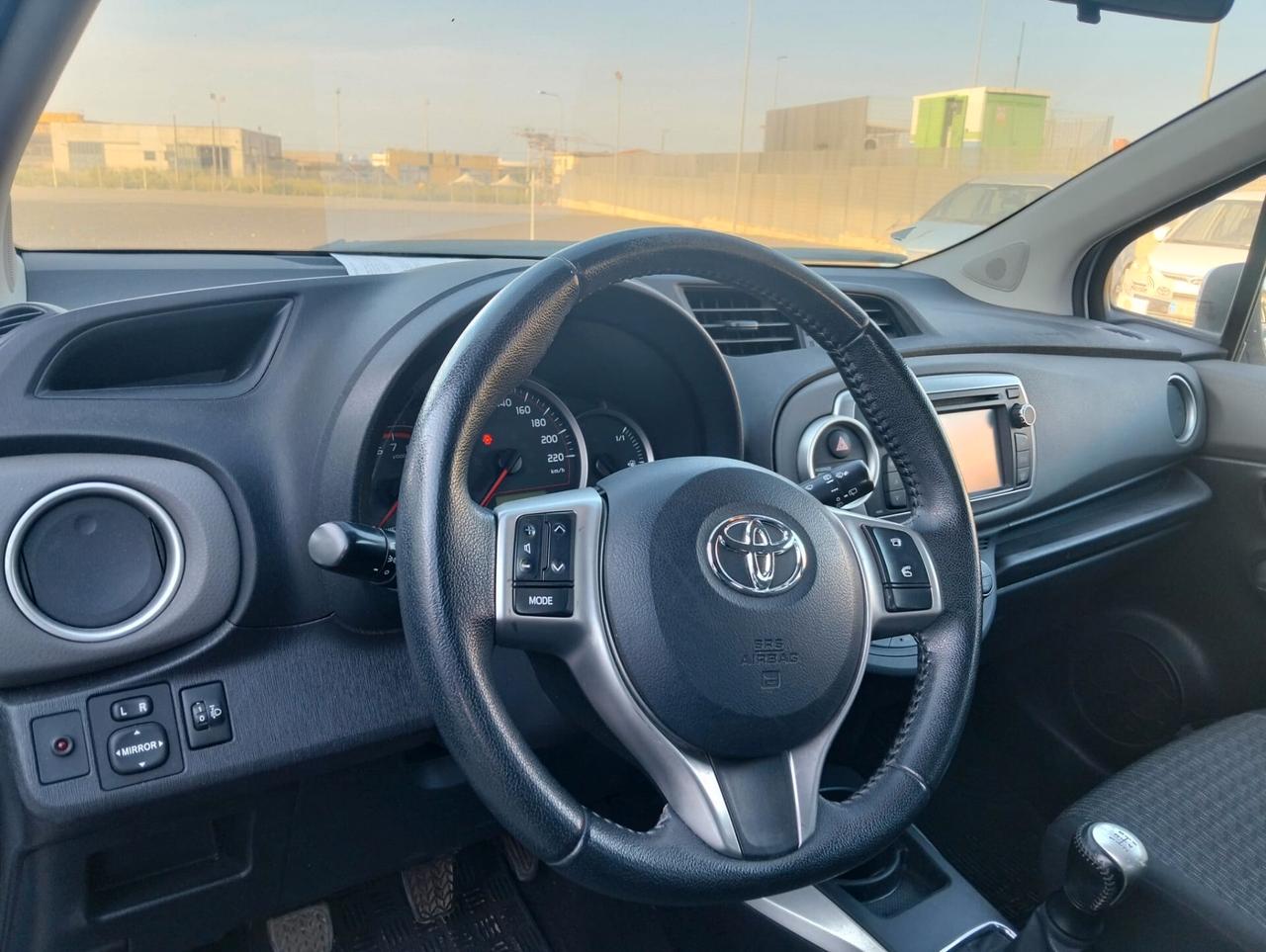 Toyota Yaris 1.3 5 porte Lounge