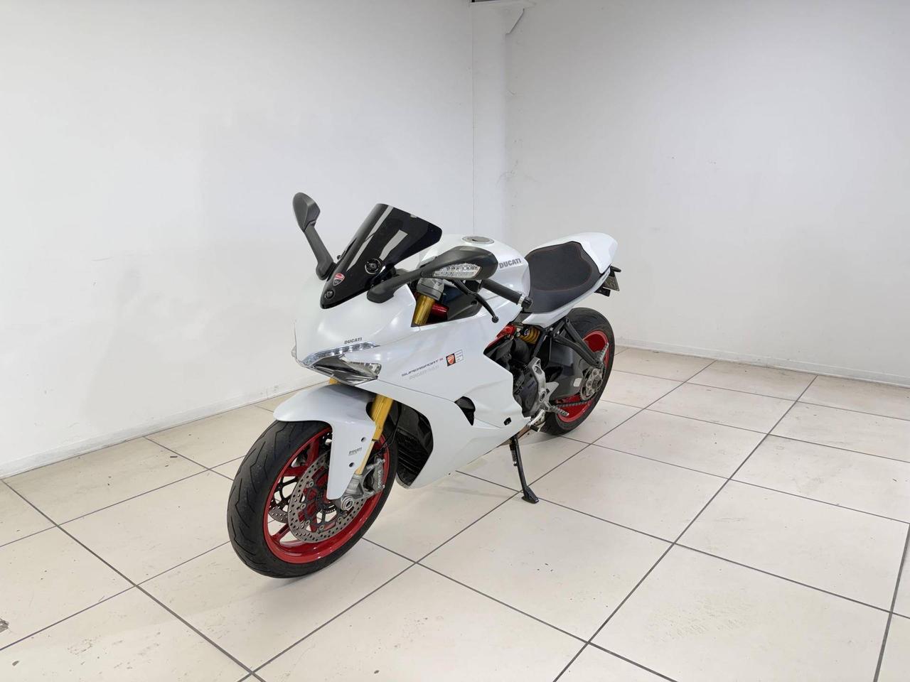 DUCATI 939 Super Sport S White