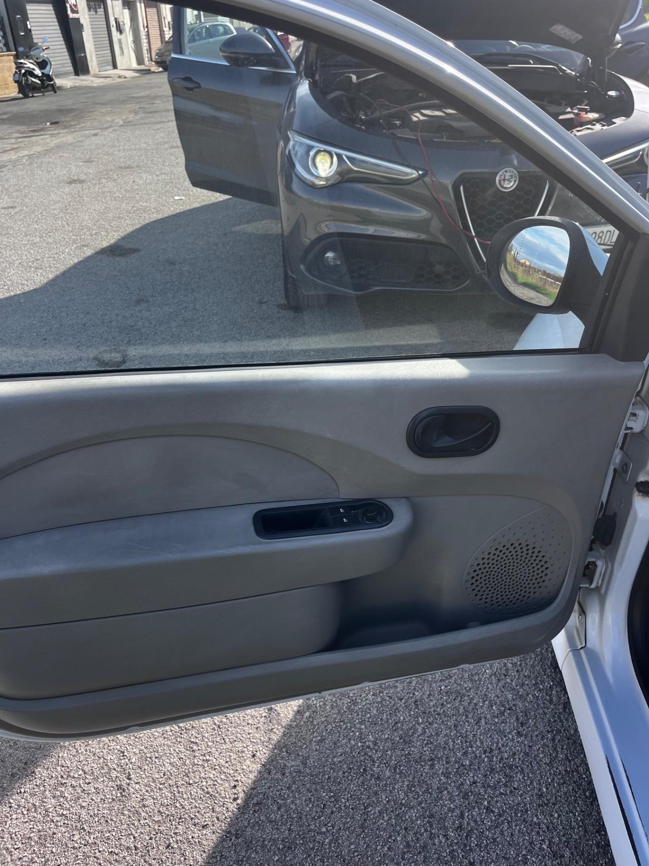 Renault twingo 1.2 benzina 2009 neopatentati