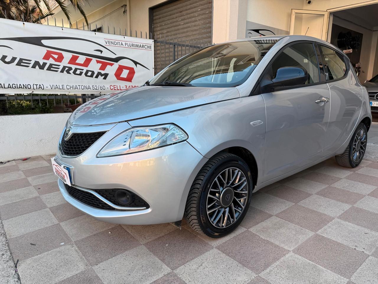 Lancia Ypsilon 1.2 69 CV 5 porte Gold