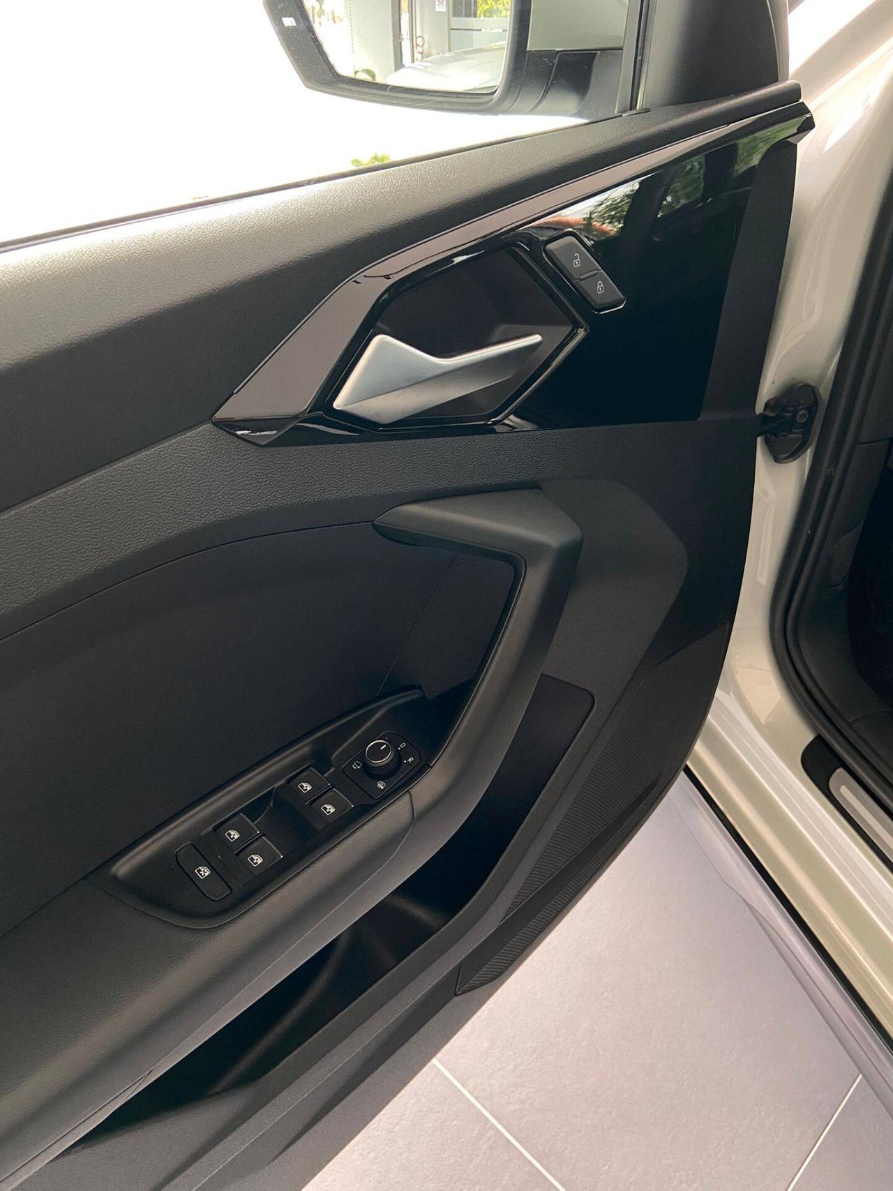 Audi A1 allstreet 30 TFSI 1.0 BENZINA 116CV KM0 ANNO 2025 ITALIANA UNICO PROPRIETARIO