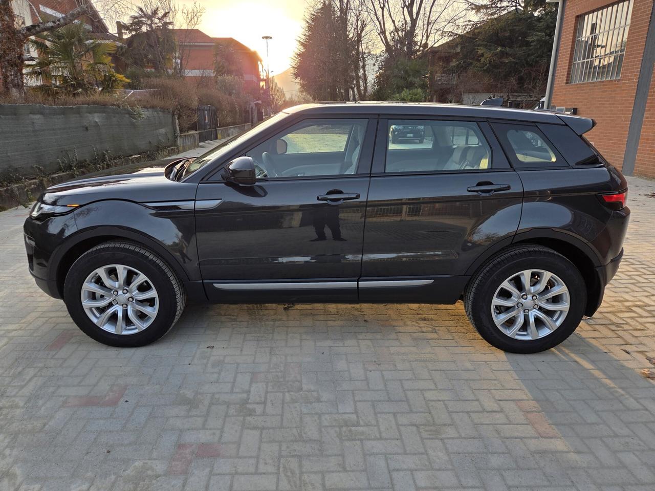Land Rover Range Evoque 2.0 Si4 241cv 5p. SE
