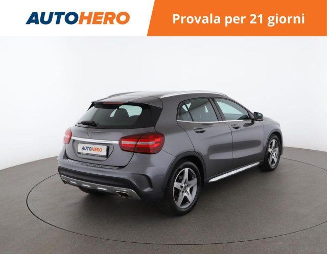 MERCEDES-BENZ GLA 180 Premium