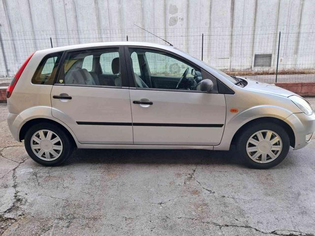 FORD Fiesta 1.4 16V 5p. Ghia ok neopatentati