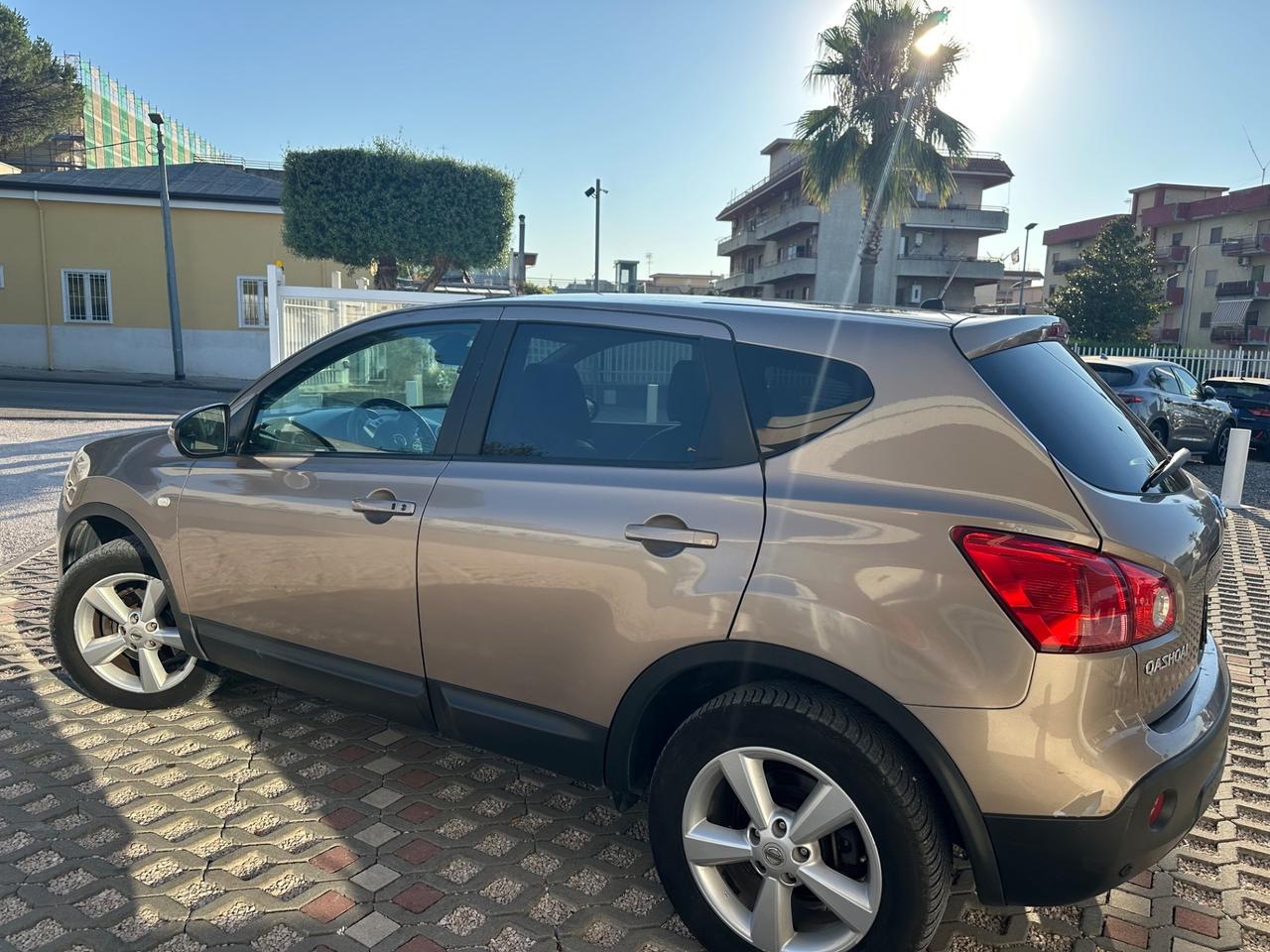 Nissan Qashqai 2.0 dCi DPF 4WD Tekna