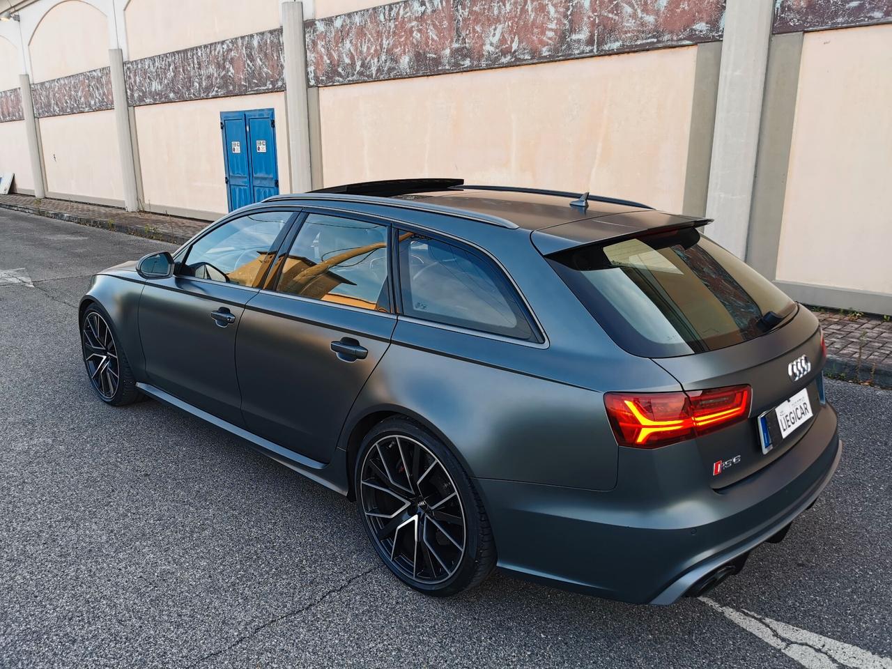 AUDI RS6 PERFORMANCE AKRAPOVIC CARBO UNIPROPRIETARIO GARANZIA