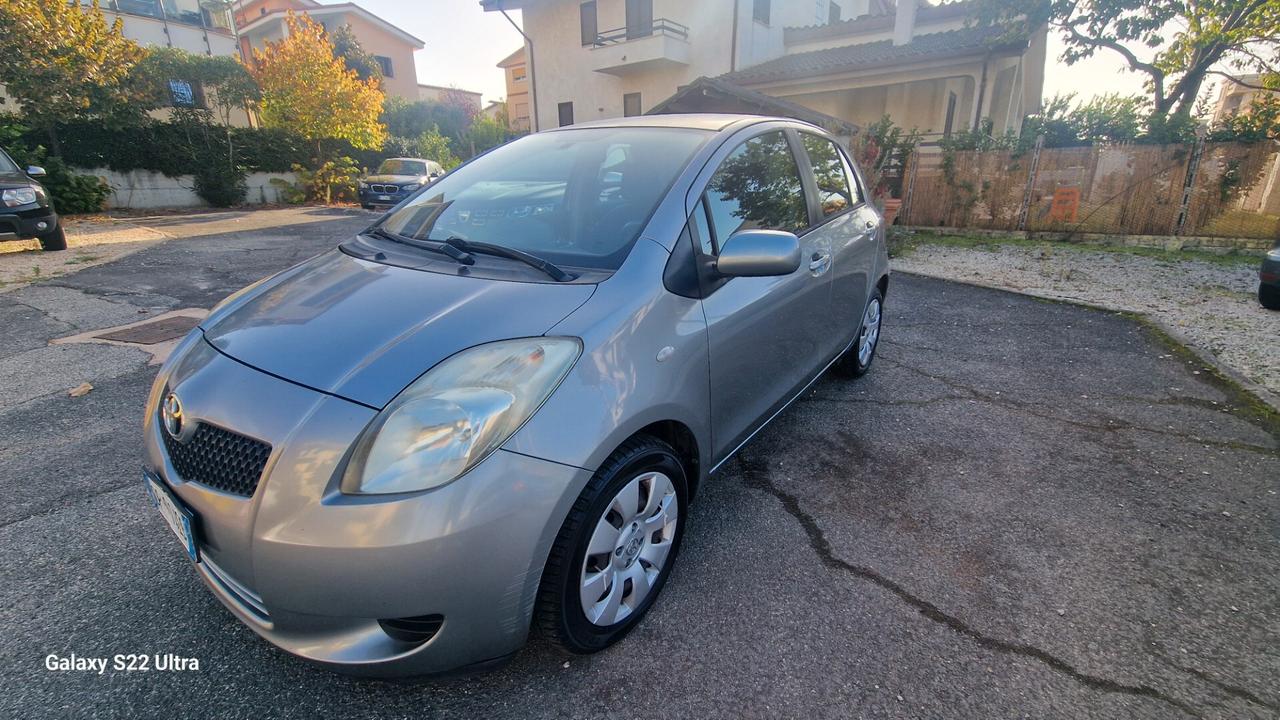Toyota Yaris 1.0 5 porte Sol