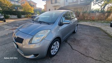 Toyota Yaris 1.0 5 porte Sol