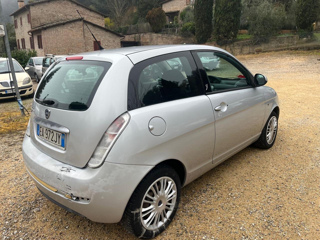 Lancia Ypsilon 1.2 Benzina/GPL - Neopatentato