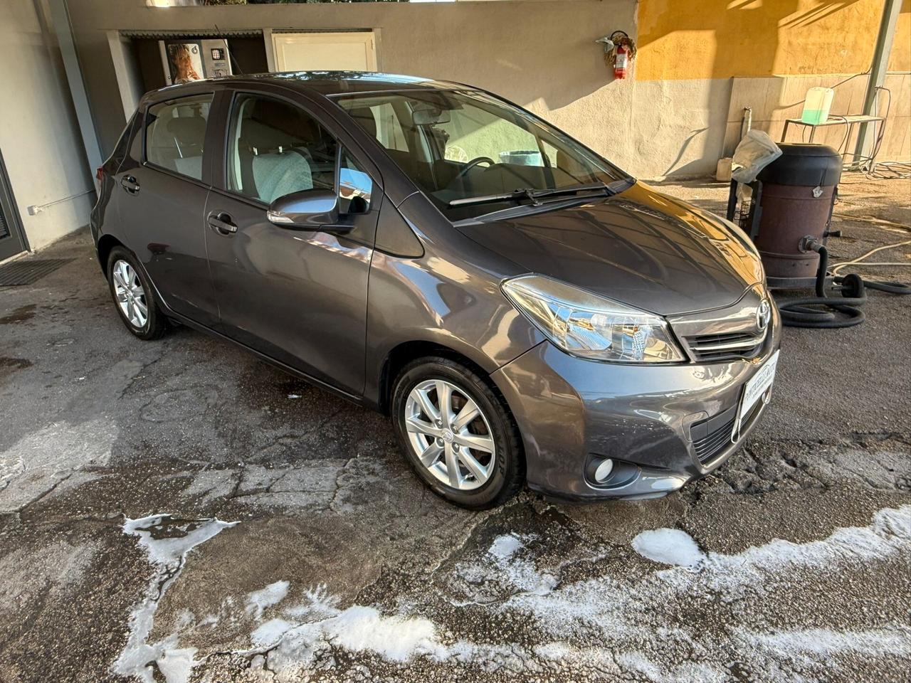 Toyota Yaris 1.0 5 porte Sol
