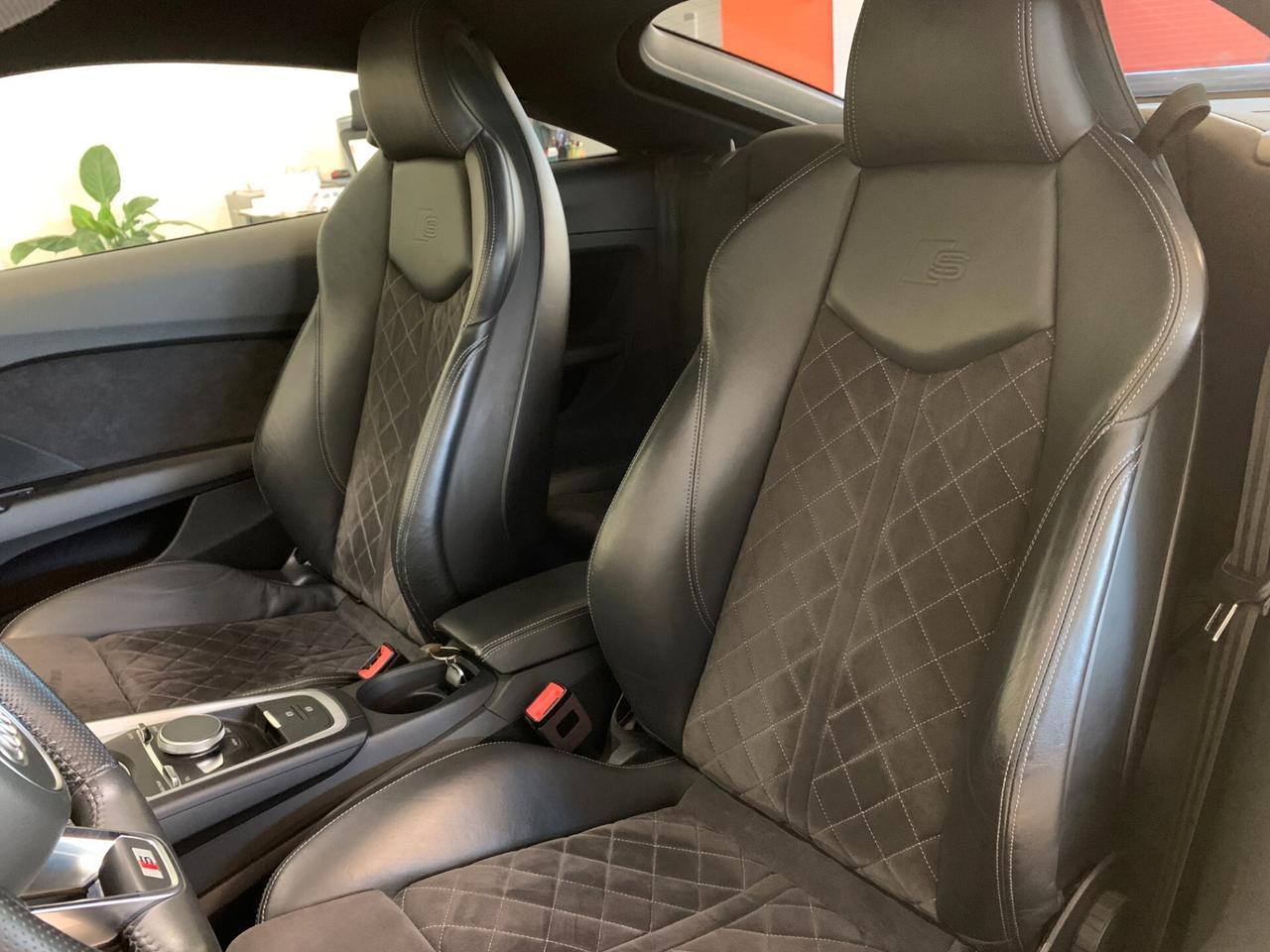 Audi TT Coupé 40 TFSI S tronic S-LINE