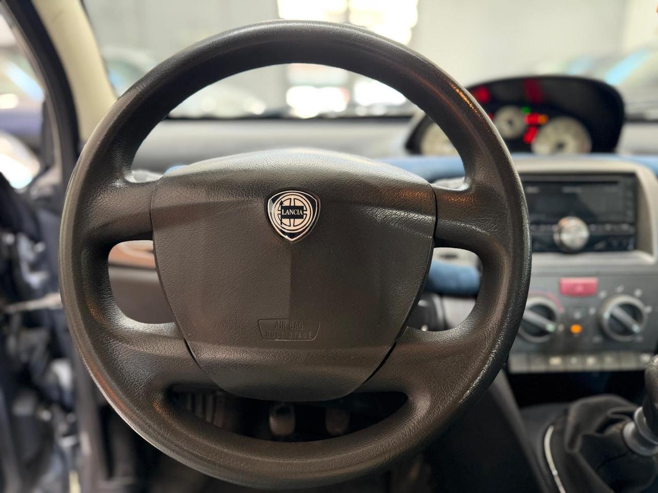 Lancia Ypsilon 1.2 16V Argento
