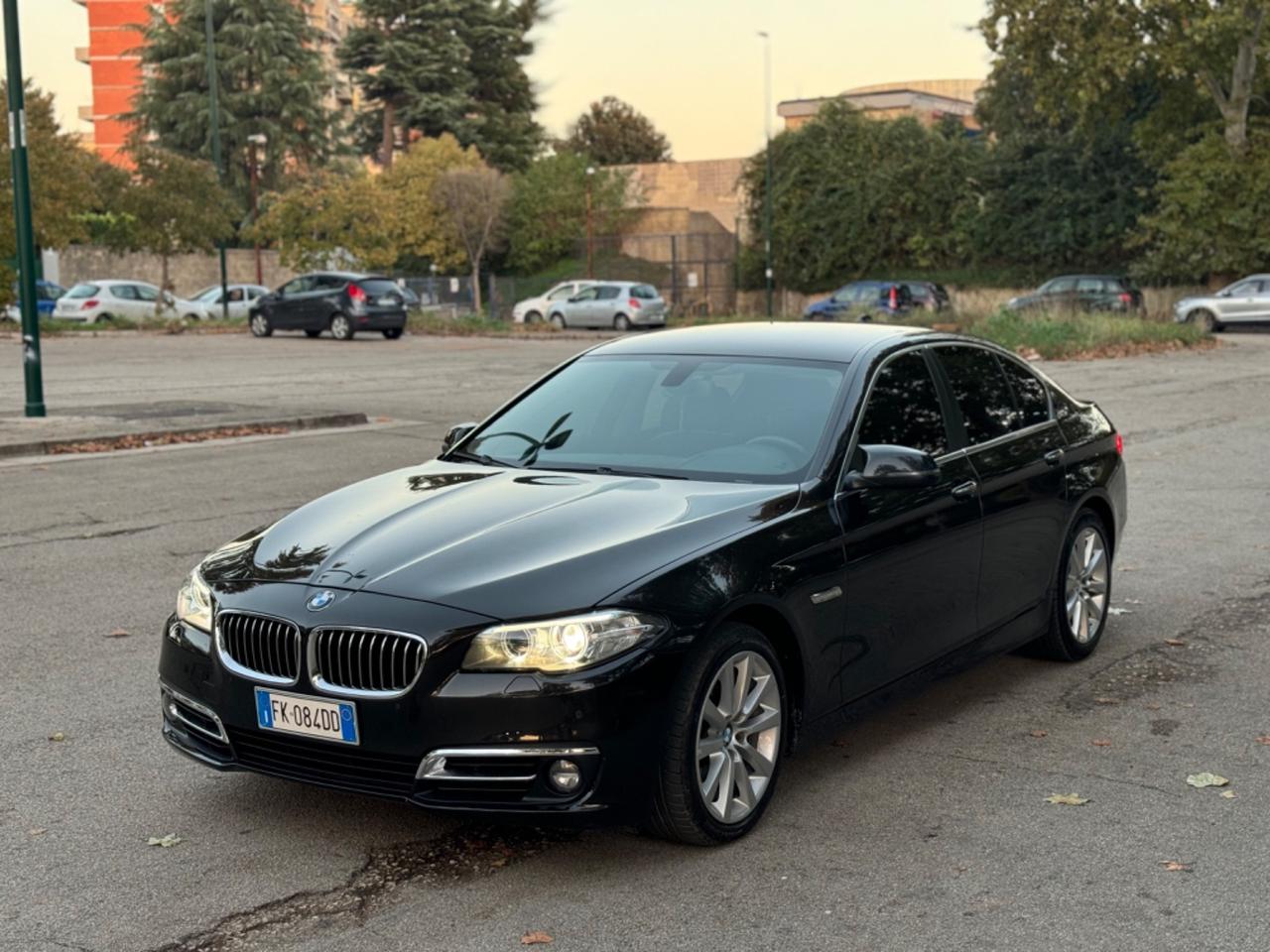 Bmw serie 5 F10 528i xDrive restayling 2015