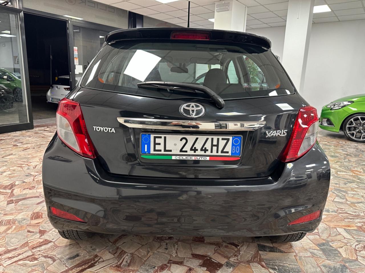 Toyota Yaris 1.3 Lounge CVT Automatica