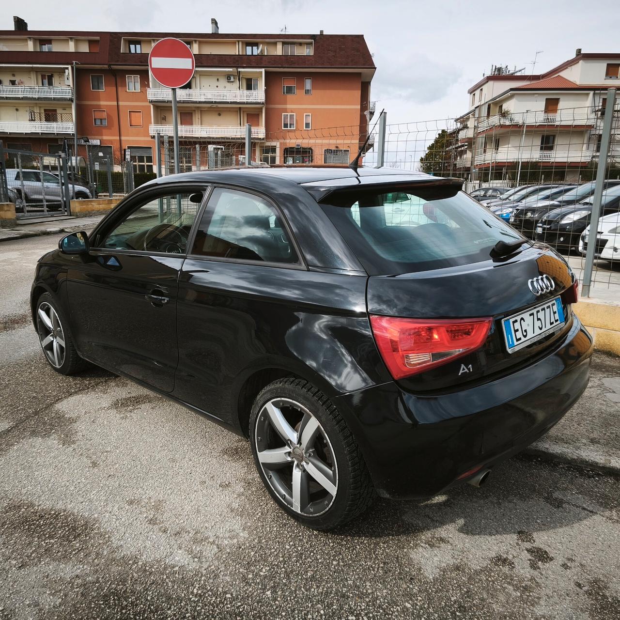 Audi A1 1.6 TDI 105 CV Ambition 3 p E5