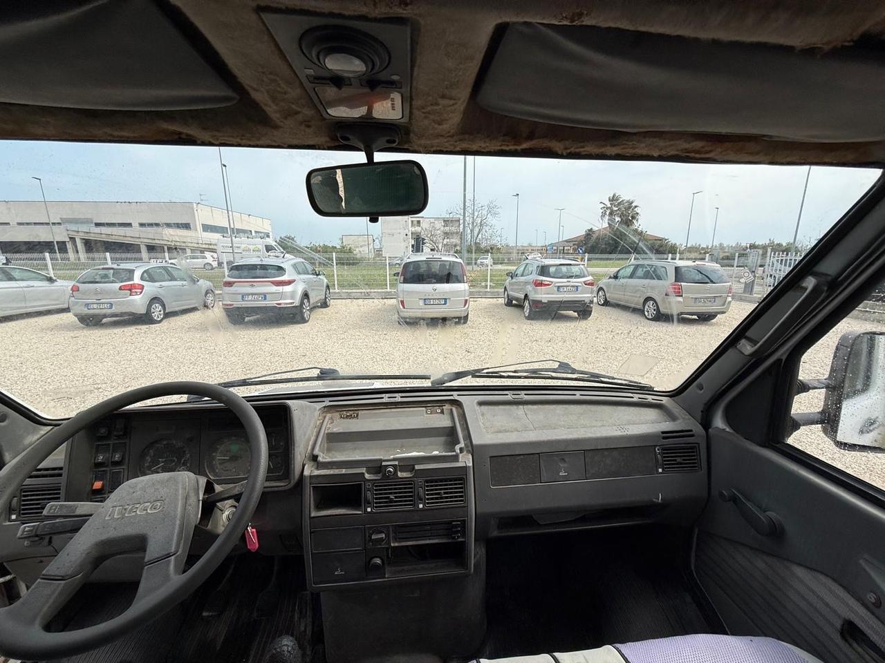 Iveco Daily 35.8 2.5 Diesel PL Cab. Classic