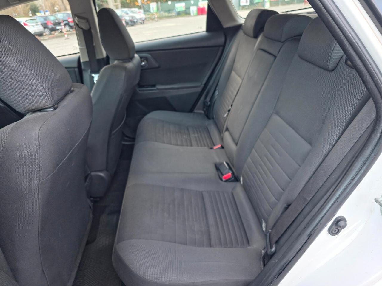 Toyota Auris Touring Sports 1.8 Hybrid Lounge 2015-E6B Automatico NEO