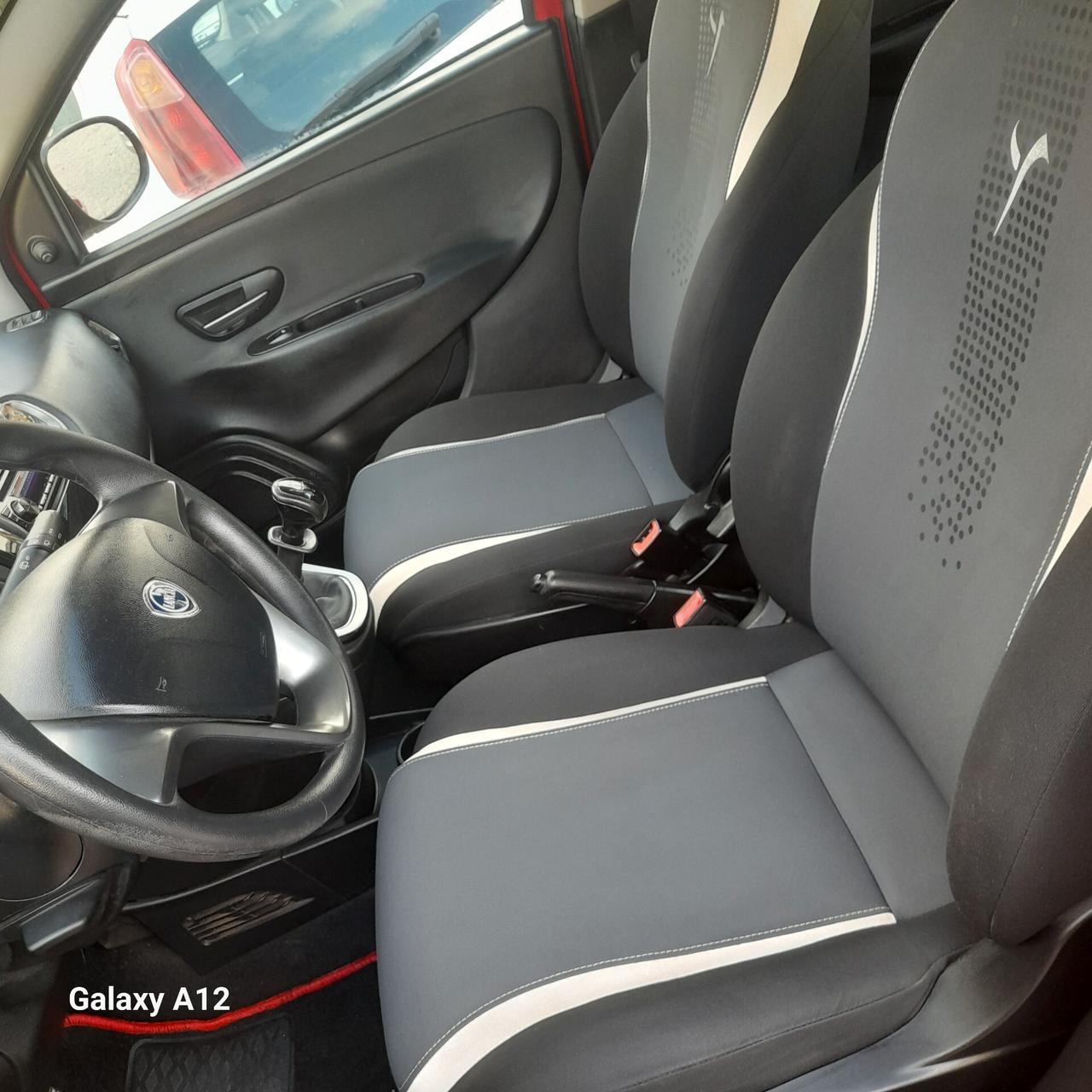 Lancia Ypsilon 1.2 69 CV 5 porte Elefantino