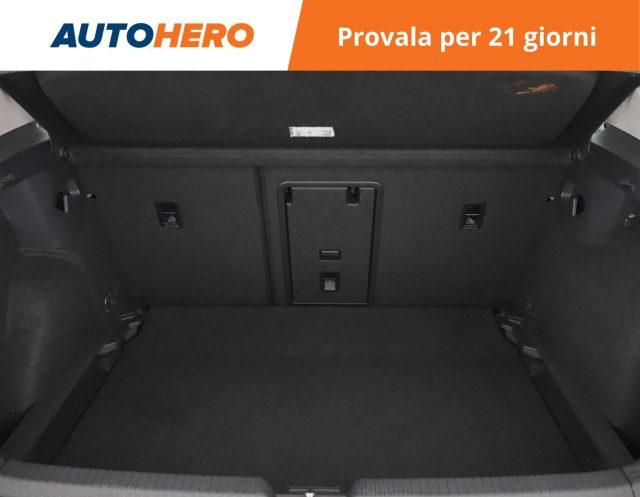 VOLKSWAGEN Golf 1.0 eTSI EVO DSG Life