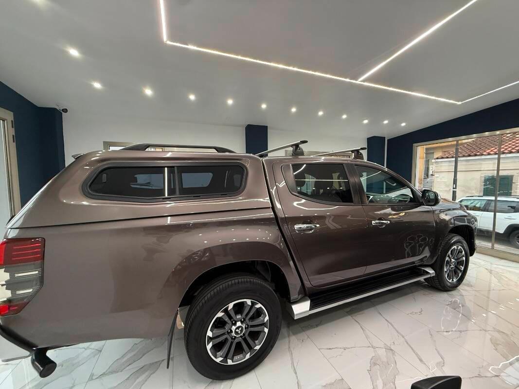 Mitsubishi L200 Double Cab MItsubishi L200 d.cab 2.3d Intense 4wd 150cv auto