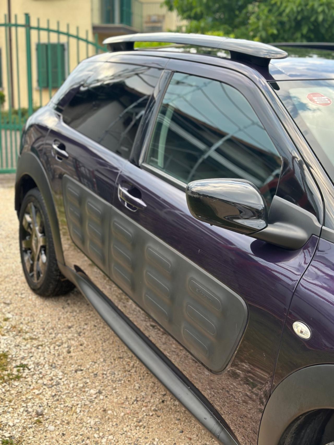 Citroen C4 CACTUS BLUEHDi 100 SHINE PANORAMA KMCERT