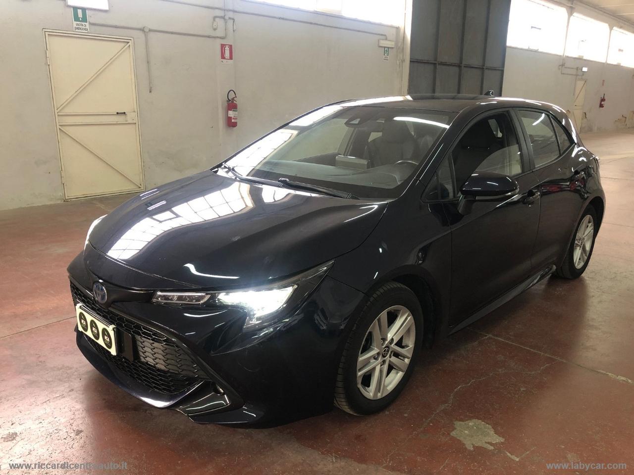 TOYOTA Corolla 1.8 Hybrid Business