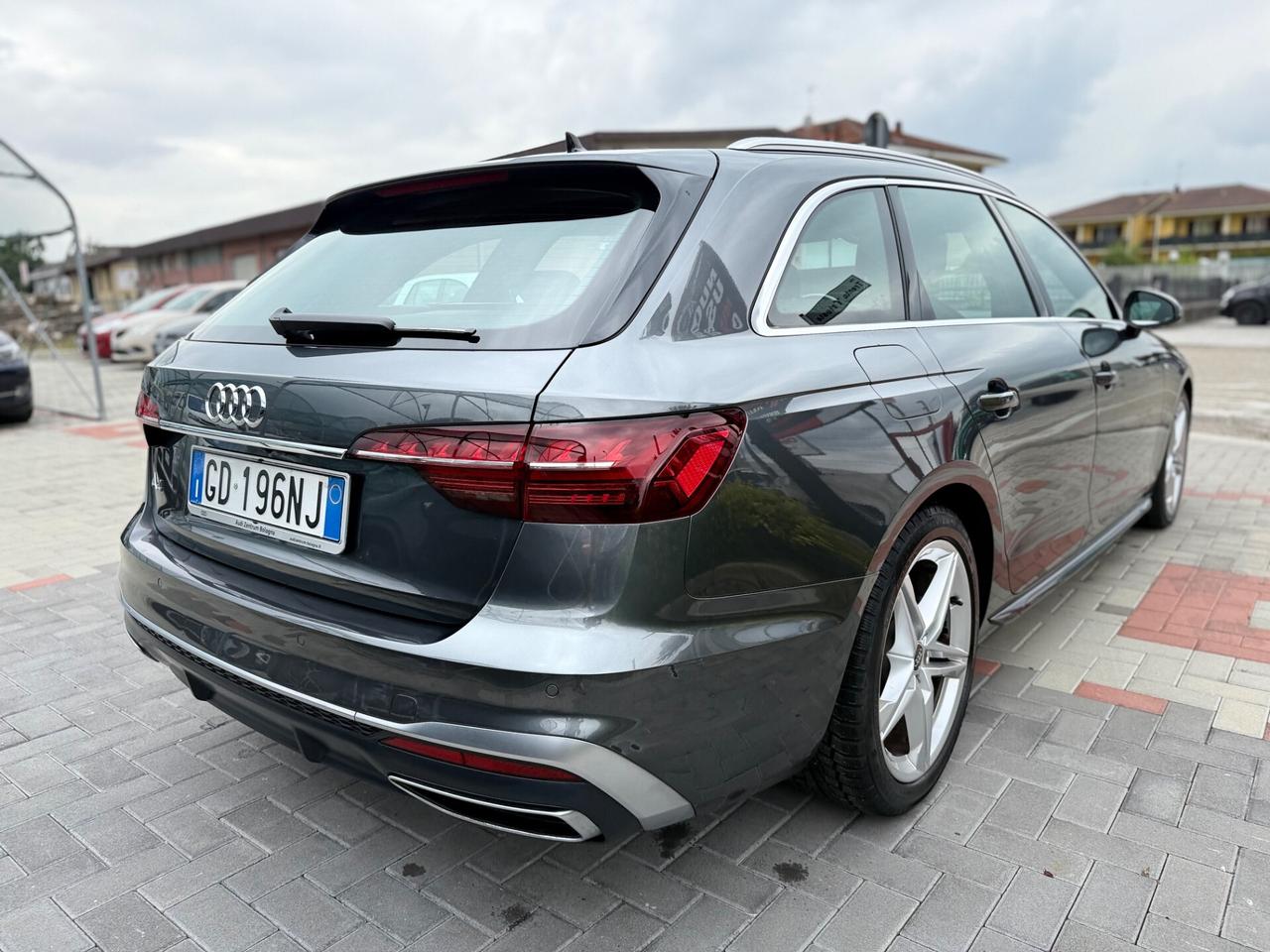 Audi A4 Avant 35 TDI/163 CV S tronic S line edition .IVA ESPOSTA