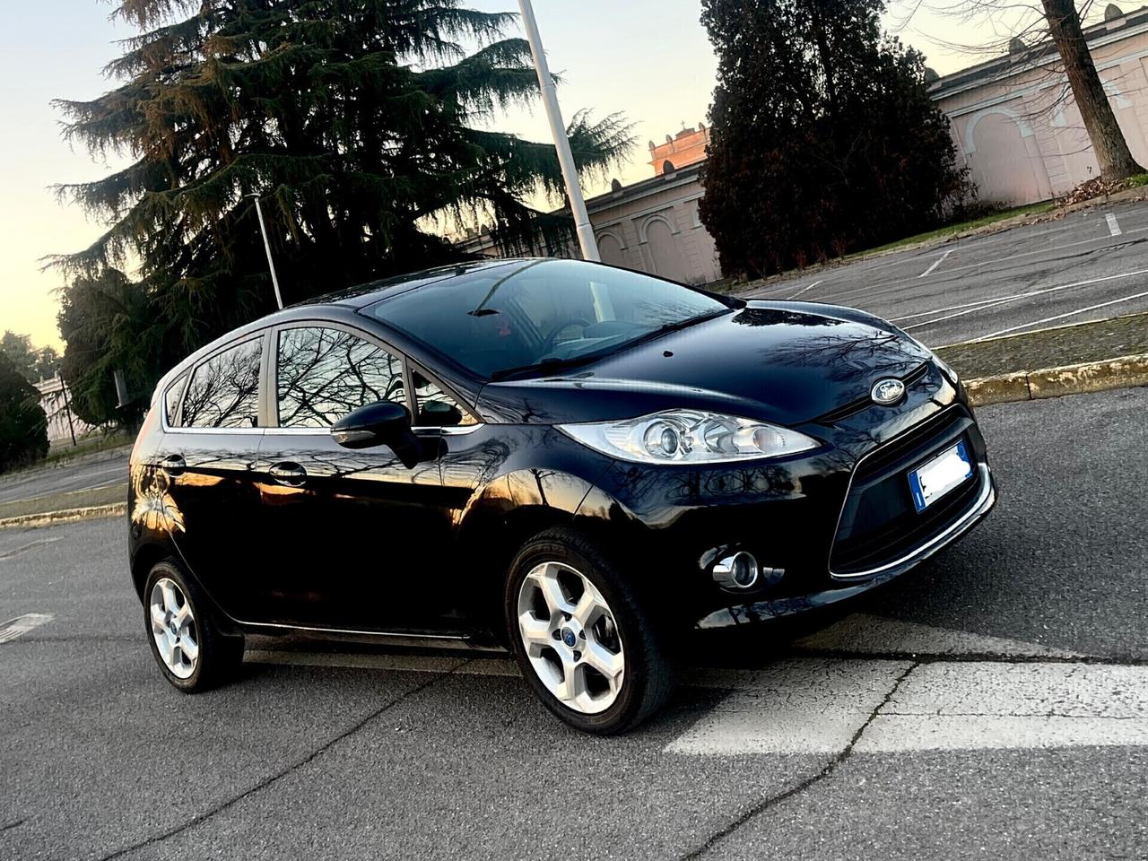 Ford Fiesta 1.4 5 porte Bz.- GPL Titanium