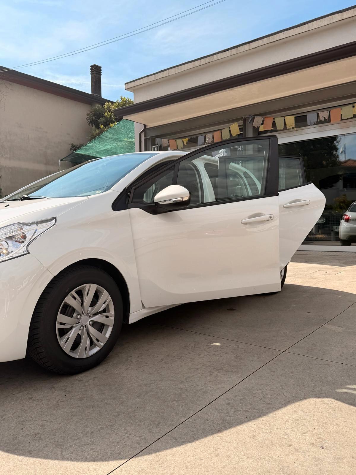 Peugeot 208 1.0 Benzina – 68 CV – Uniproprietario