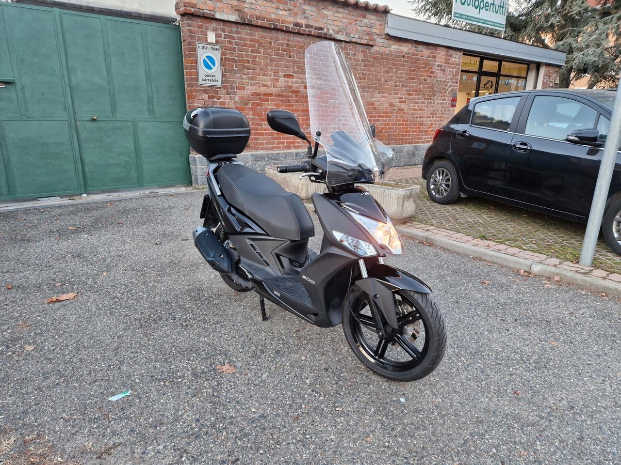 Kymco Agility 200i "SOLO 6.500 km" Parabrezza, Bauletto