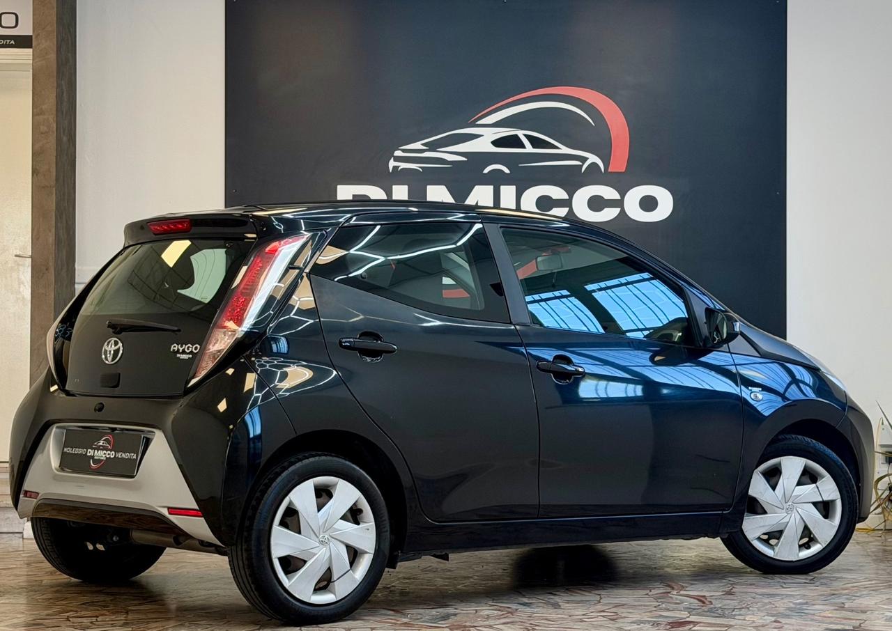 Toyota Aygo 1.0 VVT-i 69 CV 5 porte x-wave MMT